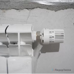 Биметаллический радиатор Rifar Base Ventil 500, 8 секций, с нижним правым подключением